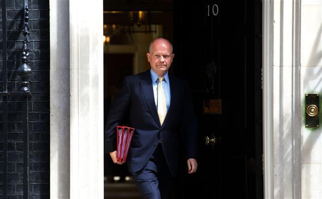 Britains top diplomat William Hague resigns as Cameron shuffles pack