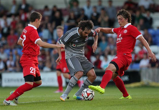 Galatasaray beaten, Beşiktaş draws in friendlies