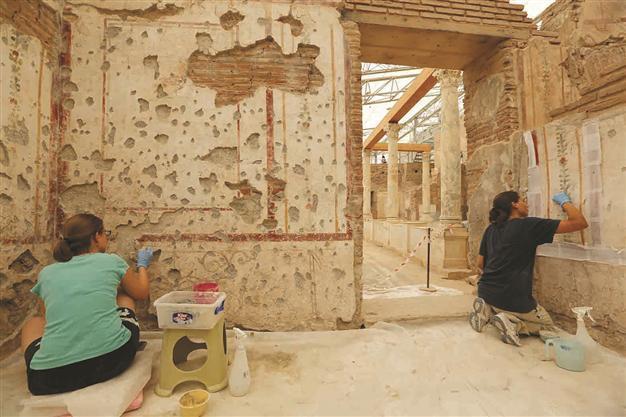 Centuries-old Ephesus paintings restored with latest technology