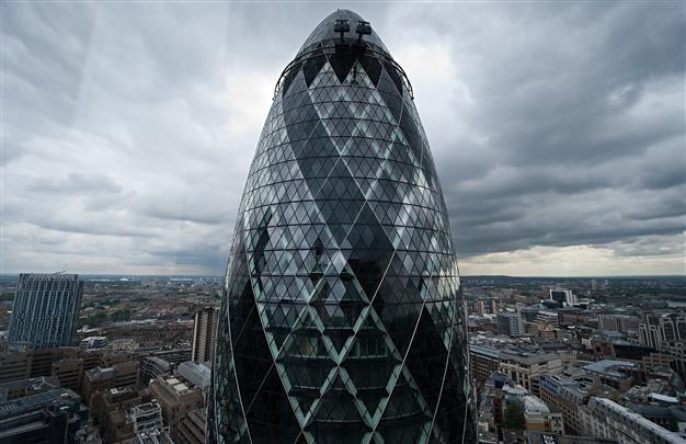 Londons famed Gherkin on sale for $1.1 billion