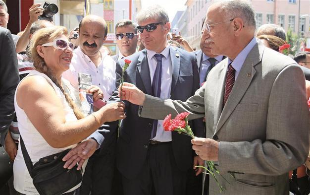Oppositions presidential candidate İhsanoğlu visits Madımak Hotel