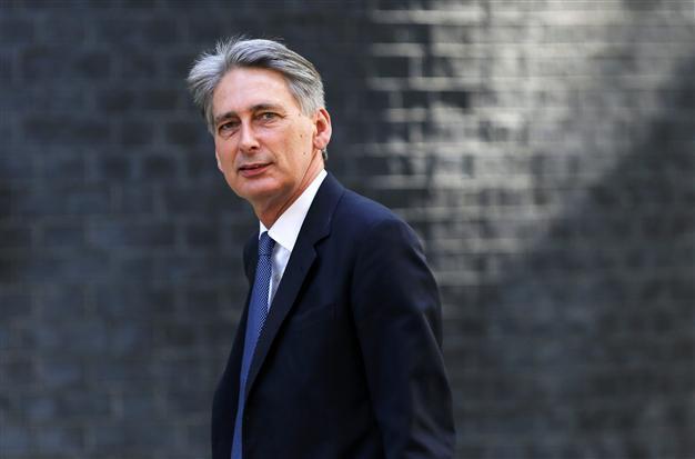 Eurosceptic named new UK foreign minister as EU vote looms