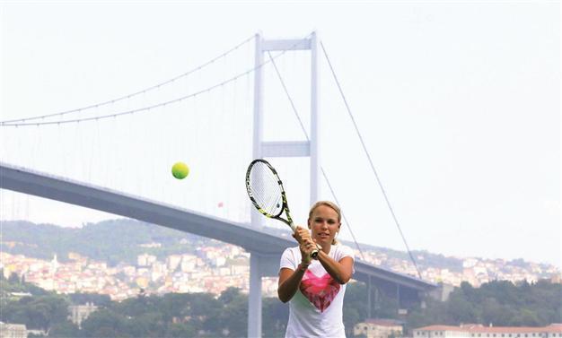 Wozniacki plays down title talk, but aims to break jinx in Istanbul