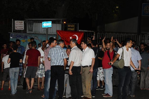 Syrian car hits family in Gaziantep, raising racial tensions