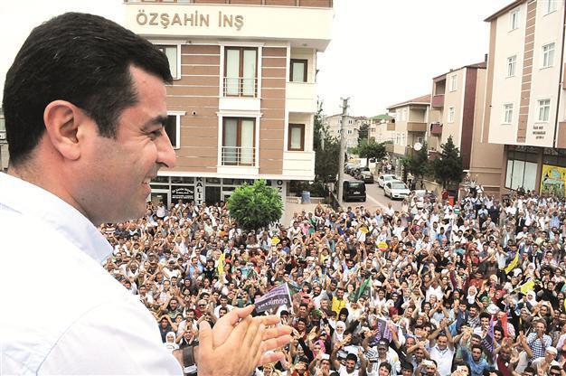 Presidential candidate Demirtaş promises to defend labor rights