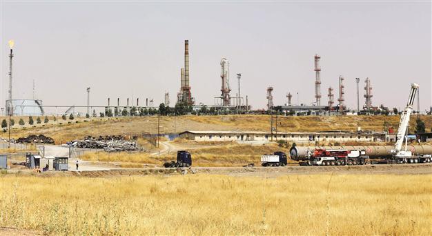 Iraqi Kurds begin oil pumping from Kirkuk