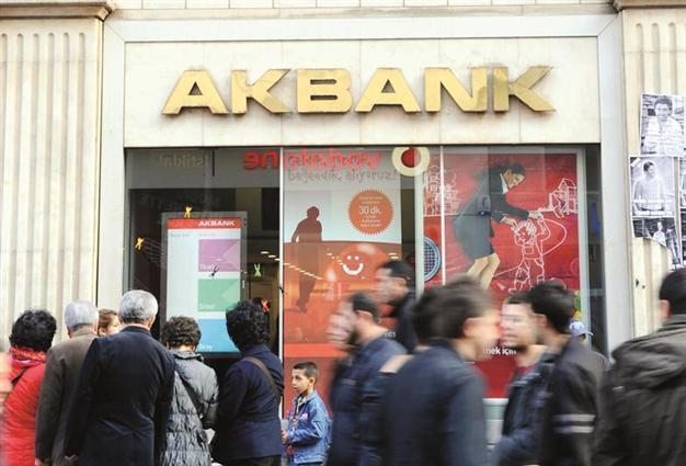 Turkish lenders still under pressure despite slight recovery