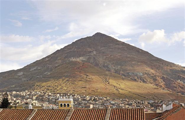 Hundreds of human skeletons found in Bolivian mining city
