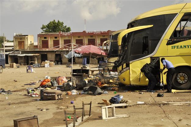 Two female suicide bombers kill 3, wound 13 in Nigerias Kano
