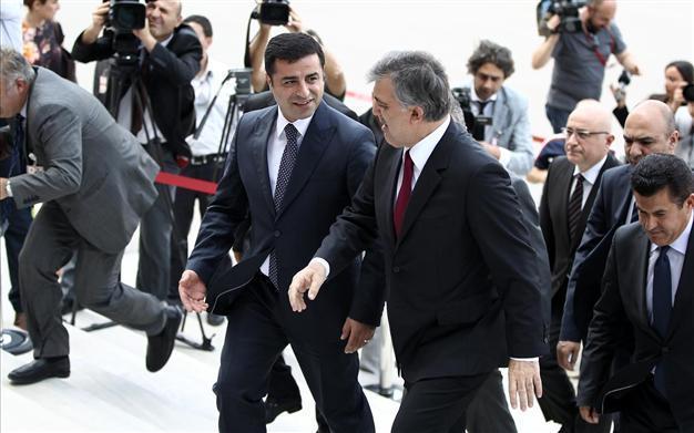 Outgoing president bids farewell to HDP’s presidential hopeful