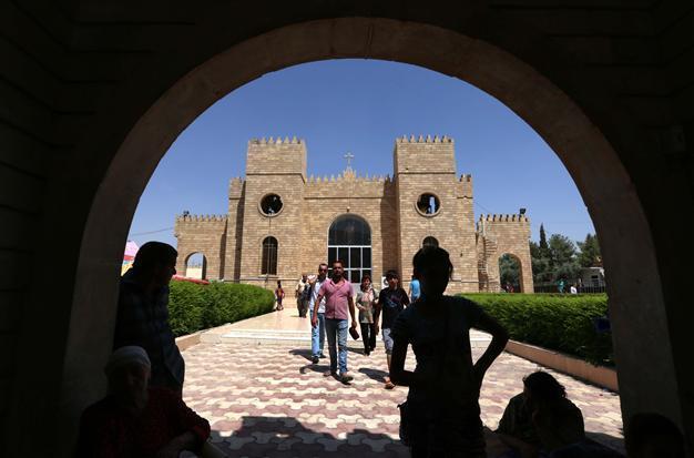 Pope sending cardinal to Iraq to support fleeing Christians