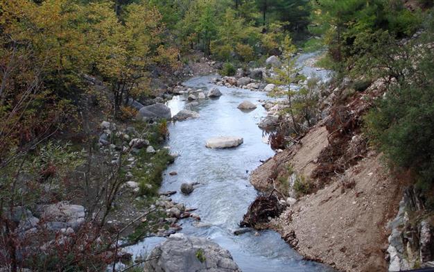 Environment ministry’s sly decision slammed for opening protected areas to HES construction