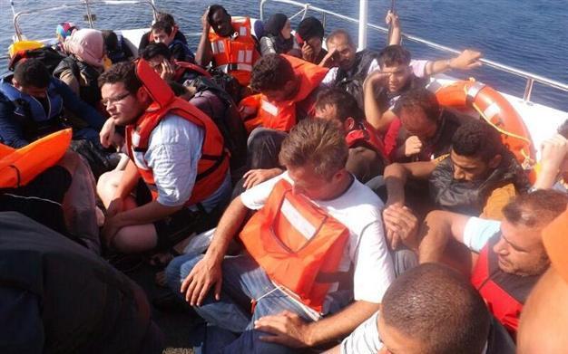 İzmir shops sell life vests for refugees trying to reach Greece