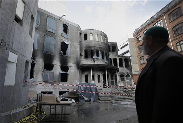 Fire in Berlin’s mosque raises concern among Turkish community