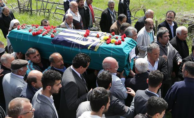 Turkish PM extends condolences to family of Istanbul clashes victim