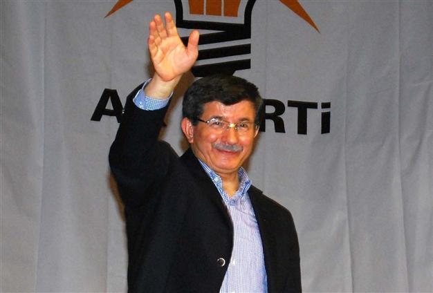 Turkish FM Davutoğlu to pay consecutive visits to Baku, Moscow