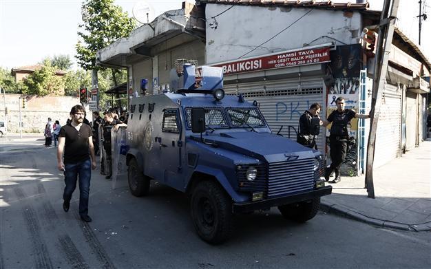 Istanbul police detain 38 in dawn raid in tense Okmeydanı neighborhood