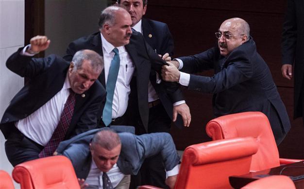 Ruling AKP, MHP deputies confuse Turkish Parliament with boxing ring