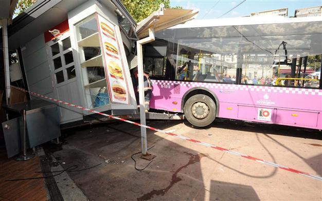 Public bus drivers in Istanbul denounce long work hours after successive accidents