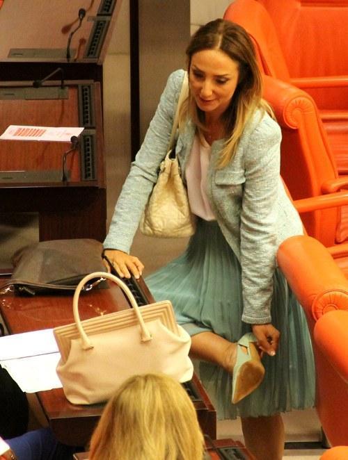 Youre not worth my shoe, angry CHP MP yells at testosterone-laden AKP