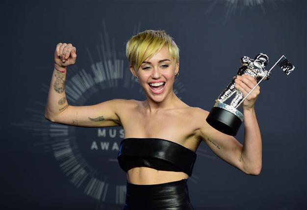 Miley Cyrus wins top prize at MTV Video Music Awards