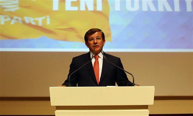 Davutoğlu implies his will to work with Babacan