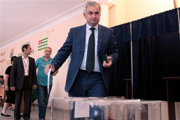 Opposition leader wins Abkhazia presidential poll