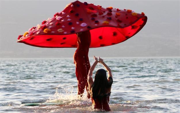 Artists’ dance implores officials to protect Burdur Lake from drought