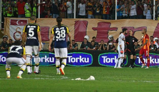 Fenerbahçe beats Galatasaray in typically tense Super Cup game