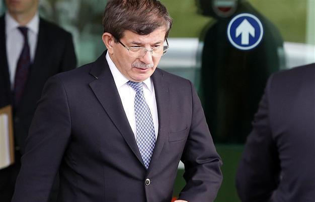 Turkey’s main opposition leader indirectly demands resignation of FM Davutoğlu