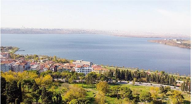 Shopping mall, residence planned at green area near lake in Istanbul