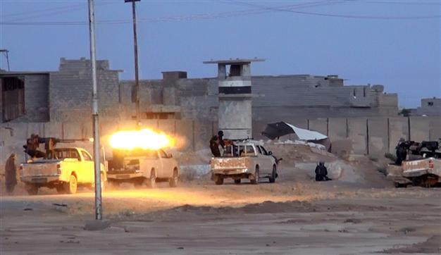 Militants take two Iraqi towns in eastern Diyala province