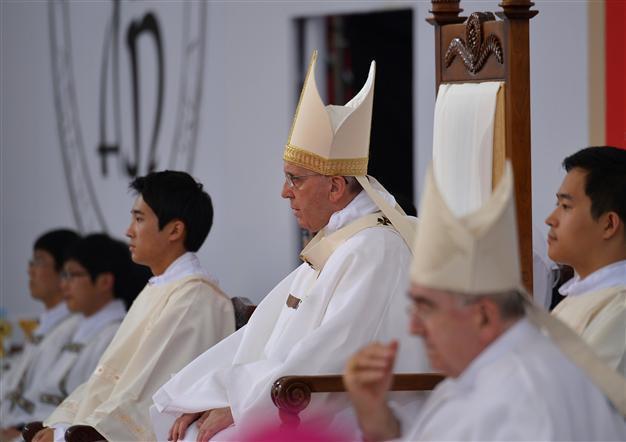 Pope says Church not out to conquer Asia