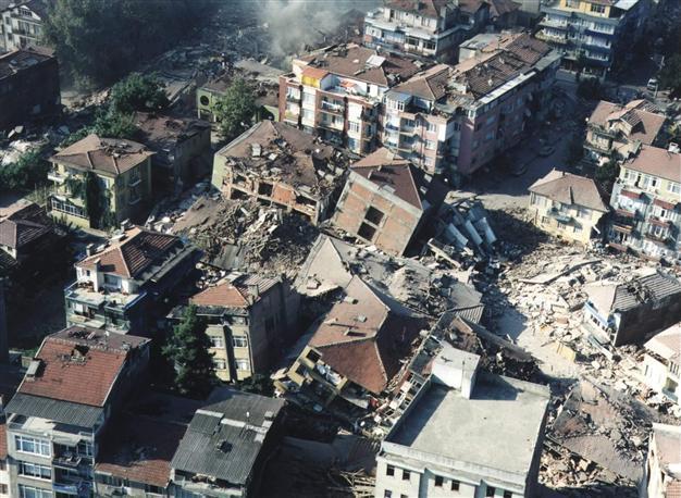 Victims of Marmara earthquake remembered on 15th anniversary