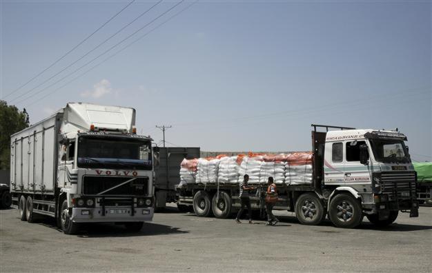 Aid flows into Gaza after Israel-Hamas truce