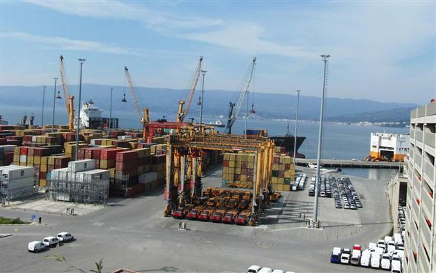 Turkey’s foreign trade deficit shrinks again