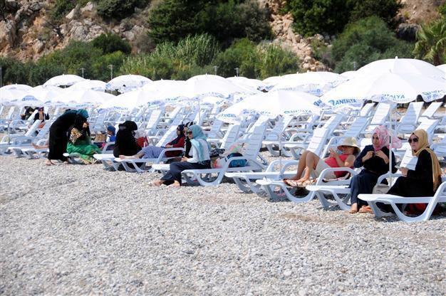 Turkey’s first women-only beach hit by ‘topless’ crisis