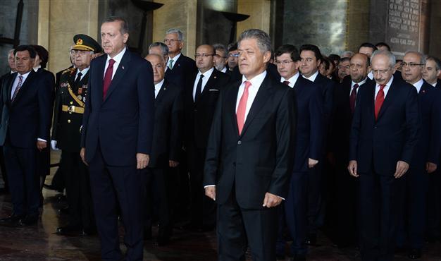 President Erdoğan visits Anıtkabir as Turkey marks Victory Day