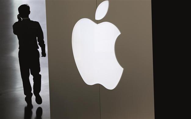 Showtime for Apple: Big phones, smart watches and high expectations