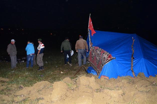 Lightning strikes protesters in western Turkey, injures one