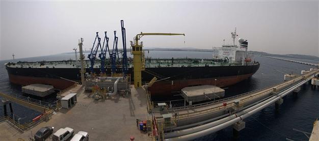 Third cargo of Kurdish oil ‘set to leave’ amid Iraqi crisis