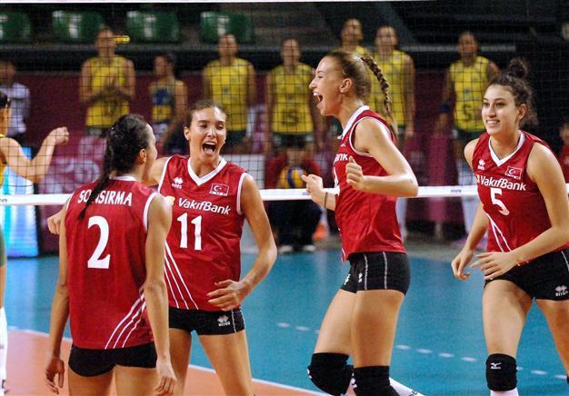 Turkey beats Brazil in FIVB opening