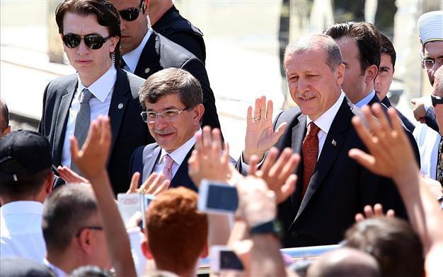 Turkish main opposition: Incompetent Davutoğlu rewarded with Prime Ministry