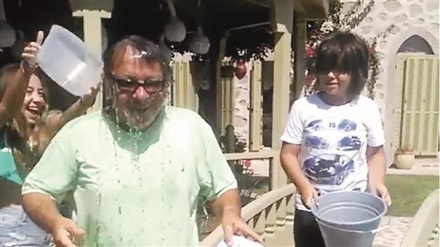Turkish politicians, bosses, footballers join ice bucket campaign