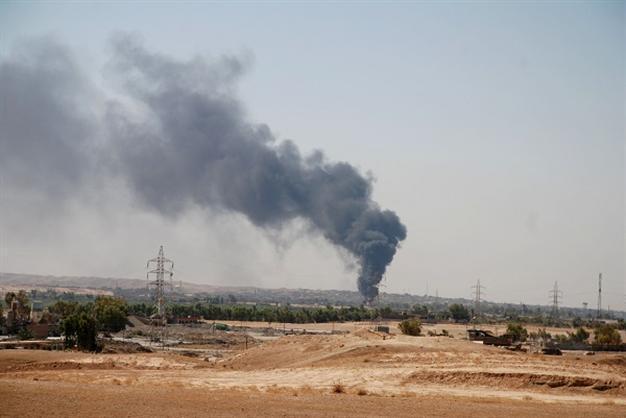 Mosque attack kills 64 in Iraq, Sunnis halt talks