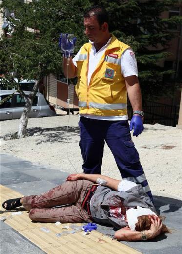 Gunfight between police and drug gang leaves one dead, four injured