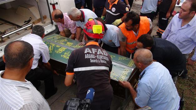 One man dies in collapse at construction site of ministry building in Ankara