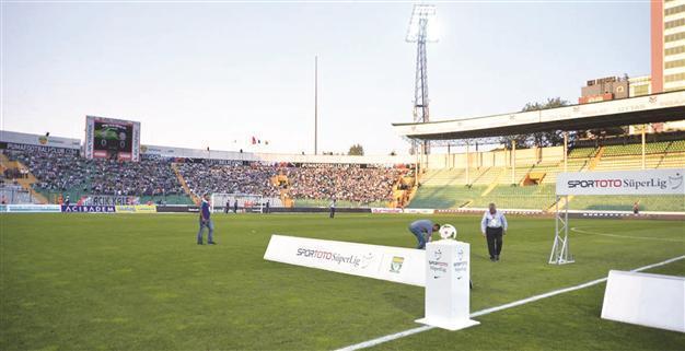 New season kicks off to empty seats due to bans, e-ticketing
