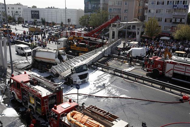 Safety regulations questioned after truck hits Istanbul overpass