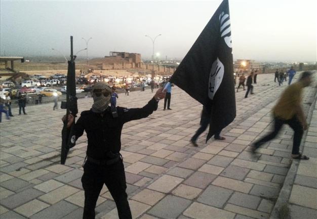 Al-Qaeda merges with ISIL at Syria-Iraq border town: NGO